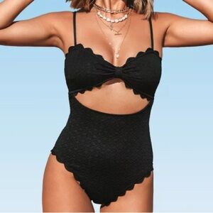Cupshe Cutout Scallop Trim One Piece Swimsuit Black Size L